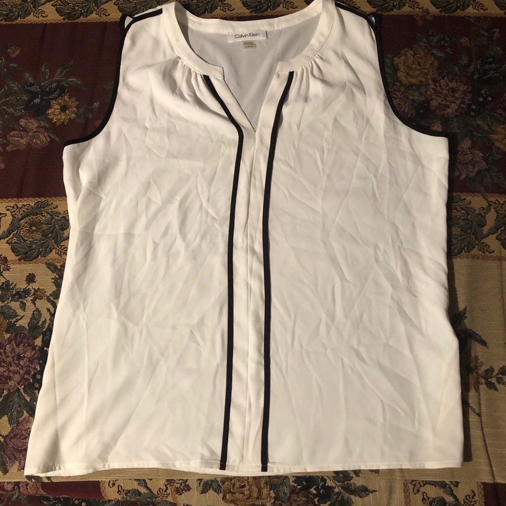 Calvin Klein top size M